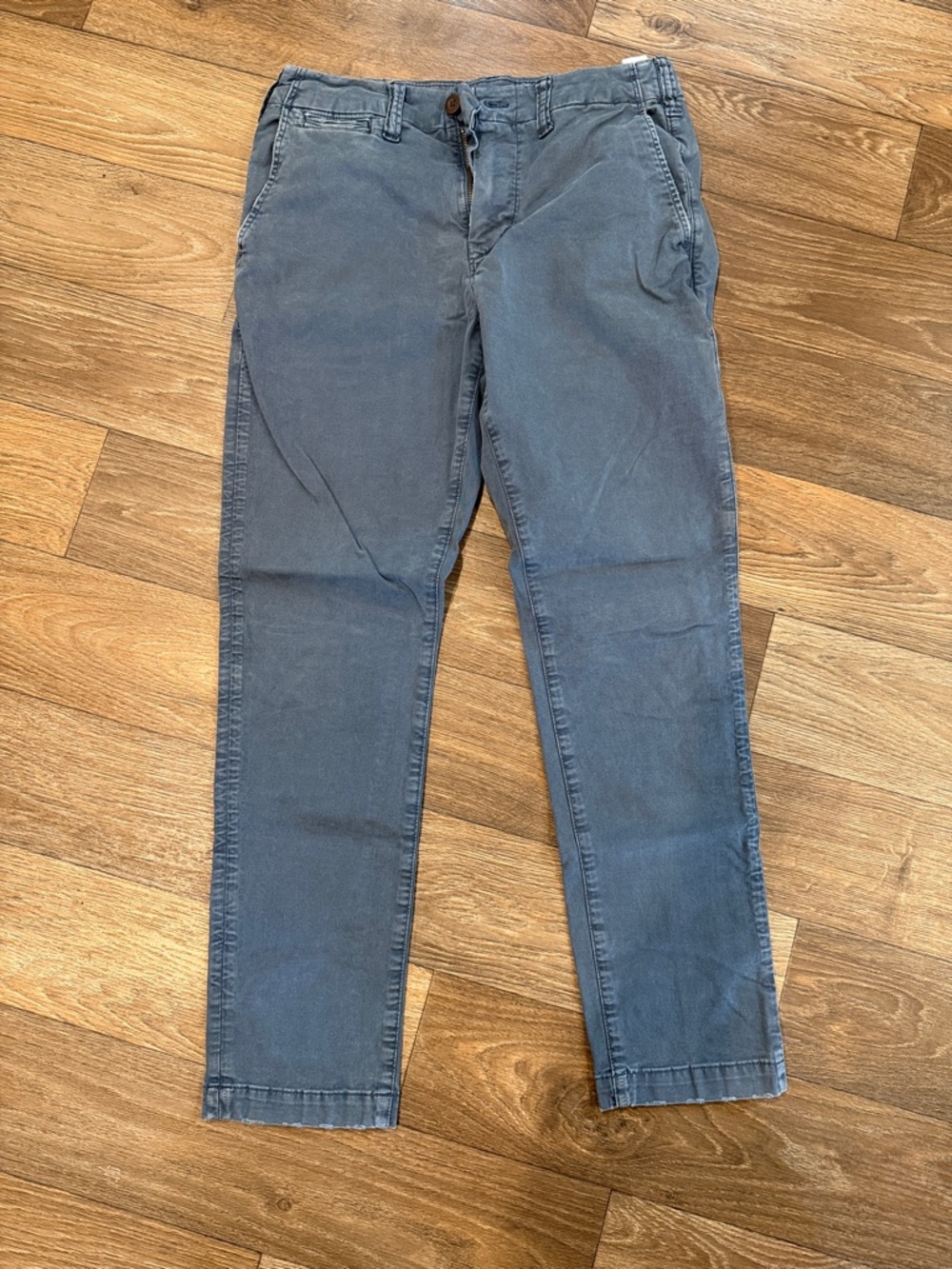 American Eagle Outfitters Slim Straight Men's Jeans in Faded Blue